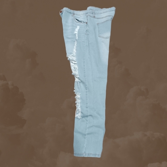 Pretty Little Thing Mom Jeans Women's Size 18 High Waist Ripped Light Wash NEW - Picture 7 of 7